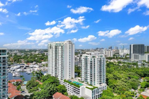 Condo in Miami, Florida, 2 bedrooms  № 1859978 - photo 6