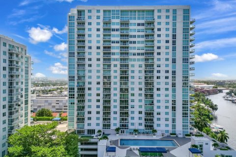 Condo in Miami, Florida, 2 bedrooms  № 1859978 - photo 3