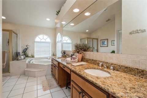 House in Punta Gorda, Florida 3 bedrooms, 196.21 sq.m. № 1813075 - photo 11