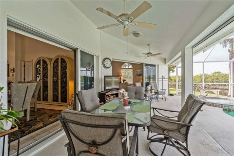 House in Punta Gorda, Florida 3 bedrooms, 196.21 sq.m. № 1813075 - photo 27
