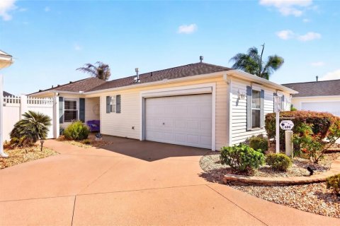 House in The Villages, Florida 3 bedrooms, 129.78 sq.m. № 2220692