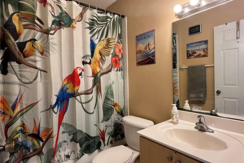 Condo in Cutler Bay, Florida, 2 bedrooms  № 1699654 - photo 16