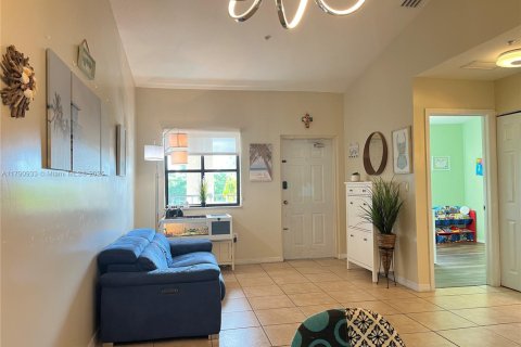 Condo in Cutler Bay, Florida, 2 bedrooms  № 1699654 - photo 3