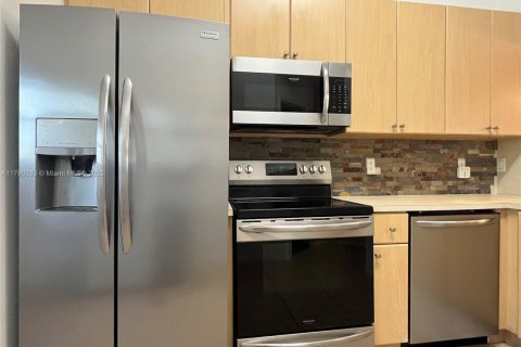 Condo in Cutler Bay, Florida, 2 bedrooms  № 1699654 - photo 8