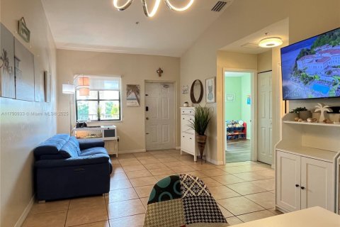 Condo in Cutler Bay, Florida, 2 bedrooms  № 1699654 - photo 4