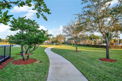 Condo in Cutler Bay, Florida, 2 bedrooms  № 1699654 - photo 30