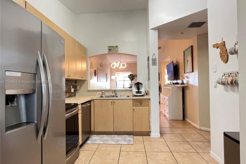 Condo in Cutler Bay, Florida, 2 bedrooms  № 1699654 - photo 6