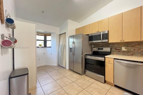 Condo in Cutler Bay, Florida, 2 bedrooms  № 1699654 - photo 7