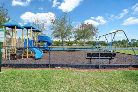 Condo in Cutler Bay, Florida, 2 bedrooms  № 1699654 - photo 19