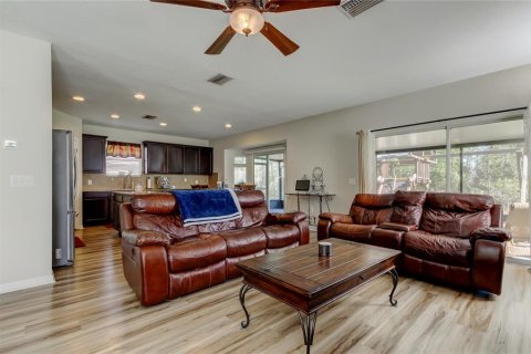 Villa ou maison à vendre à Wesley Chapel, Floride: 4 chambres, 222.22 m2 № 1591643 - photo 6