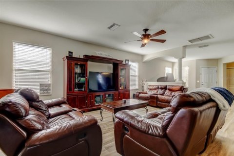 Villa ou maison à vendre à Wesley Chapel, Floride: 4 chambres, 222.22 m2 № 1591643 - photo 20