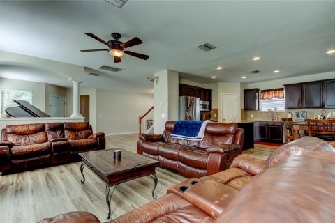 Villa ou maison à vendre à Wesley Chapel, Floride: 4 chambres, 222.22 m2 № 1591643 - photo 3
