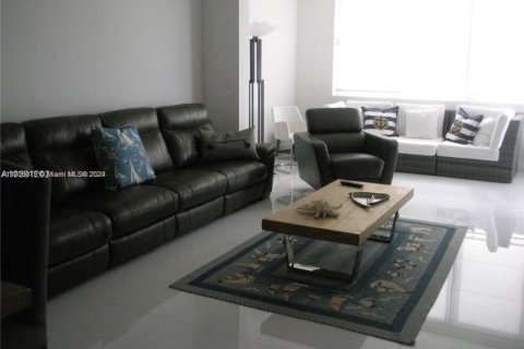 Condo in Miami Beach, Florida, 2 bedrooms  № 1756905 - photo 8