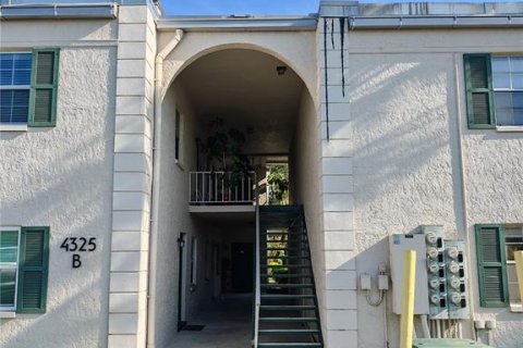 Copropriété à louer à Tampa, Floride: 2 chambres, 92.9 m2 № 1755493 - photo 1