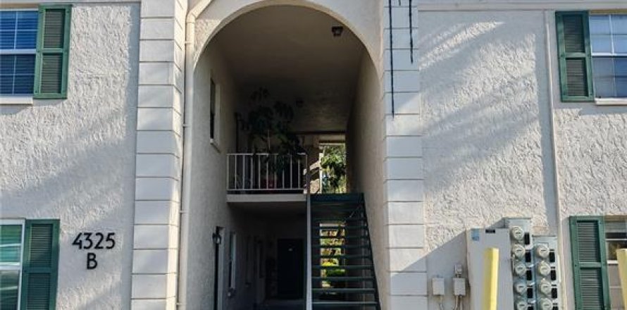 Condominio en Tampa, Florida, 2 dormitorios № 1755493