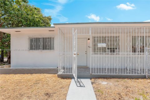 Commercial property in Miami, Florida 143.07 sq.m. № 1998065 - photo 3