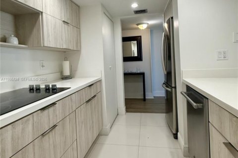 Снять в аренду кондоминиум в Майами, Флорида 1 спальня, 106.65м2, № 2046533 - фото 8