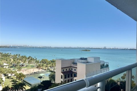 Кондоминиум с 1 спальней в Майами, Флорида № 2046533