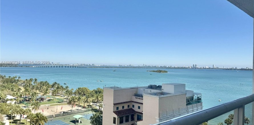 Кондоминиум с 1 спальней в Майами, Флорида № 2046533