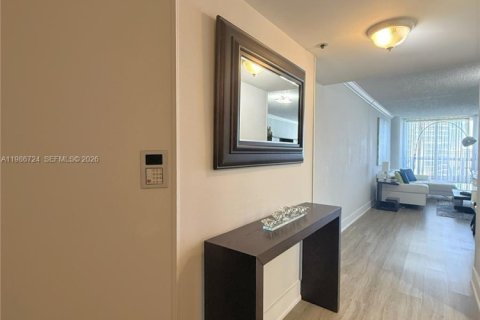 Снять в аренду кондоминиум в Майами, Флорида 1 спальня, 106.65м2, № 2046533 - фото 5