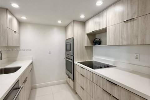 Снять в аренду кондоминиум в Майами, Флорида 1 спальня, 106.65м2, № 2046533 - фото 6