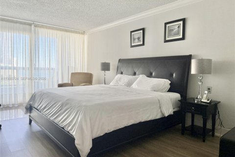 Снять в аренду кондоминиум в Майами, Флорида 1 спальня, 106.65м2, № 2046533 - фото 11