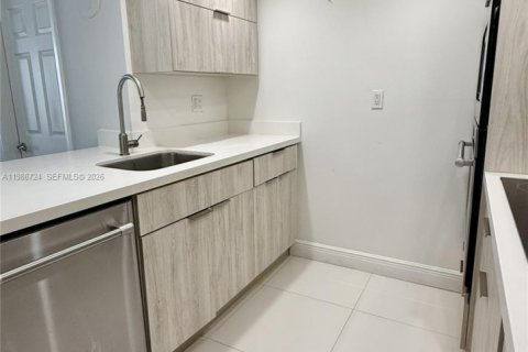 Снять в аренду кондоминиум в Майами, Флорида 1 спальня, 106.65м2, № 2046533 - фото 7