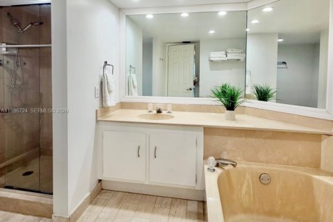 Снять в аренду кондоминиум в Майами, Флорида 1 спальня, 106.65м2, № 2046533 - фото 13