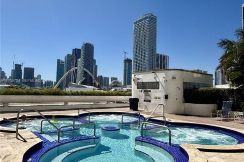 Снять в аренду кондоминиум в Майами, Флорида 1 спальня, 106.65м2, № 2046533 - фото 16