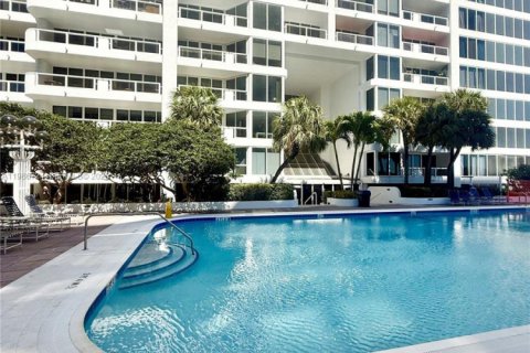 Снять в аренду кондоминиум в Майами, Флорида 1 спальня, 106.65м2, № 2046533 - фото 19