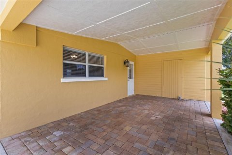 House in Sarasota, Florida 2 bedrooms, 67.63 sq.m. № 2225621 - photo 17
