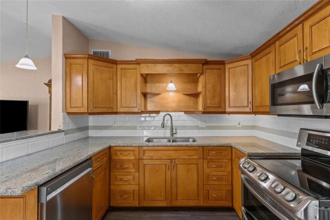 House in Sarasota, Florida 2 bedrooms, 67.63 sq.m. № 2225621 - photo 9