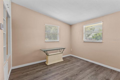 House in Sarasota, Florida 2 bedrooms, 67.63 sq.m. № 2225621 - photo 12
