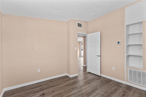 House in Sarasota, Florida 2 bedrooms, 67.63 sq.m. № 2225621 - photo 13