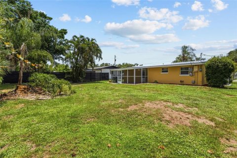 House in Sarasota, Florida 2 bedrooms, 67.63 sq.m. № 2225621 - photo 21