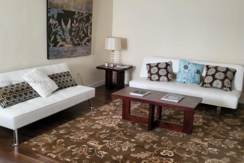 Condo in Miami Beach, Florida, 1 bedroom  № 1994935 - photo 6
