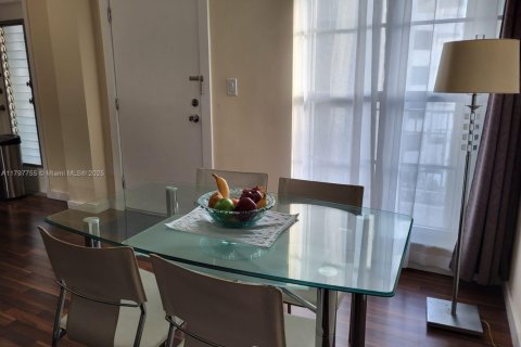 Condo in Miami Beach, Florida, 1 bedroom  № 1994935 - photo 8