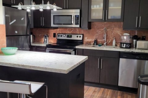 Condo in Miami Beach, Florida, 1 bedroom  № 1994935 - photo 4