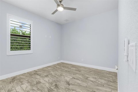 Casa en venta en Port Charlotte, Florida, 3 dormitorios, 191.01 m2 № 1916207 - foto 19