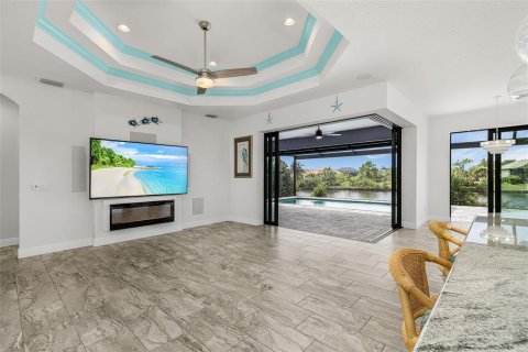 Casa en venta en Port Charlotte, Florida, 3 dormitorios, 191.01 m2 № 1916207 - foto 9