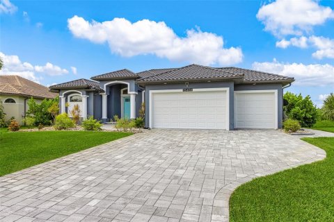 Casa en venta en Port Charlotte, Florida, 3 dormitorios, 191.01 m2 № 1916207 - foto 2