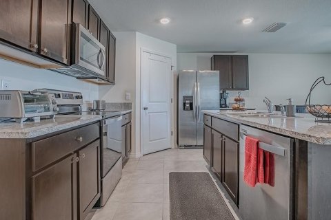 Casa en venta en Wildwood, Florida, 4 dormitorios, 168.71 m2 № 1907679 - foto 13