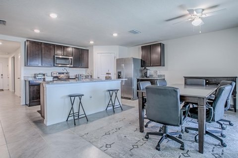 Casa en venta en Wildwood, Florida, 4 dormitorios, 168.71 m2 № 1907679 - foto 6