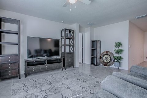 Casa en venta en Wildwood, Florida, 4 dormitorios, 168.71 m2 № 1907679 - foto 8