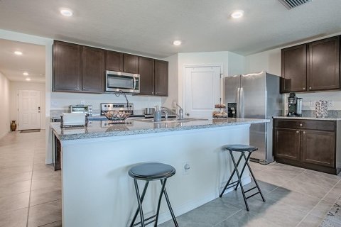 Casa en venta en Wildwood, Florida, 4 dormitorios, 168.71 m2 № 1907679 - foto 12