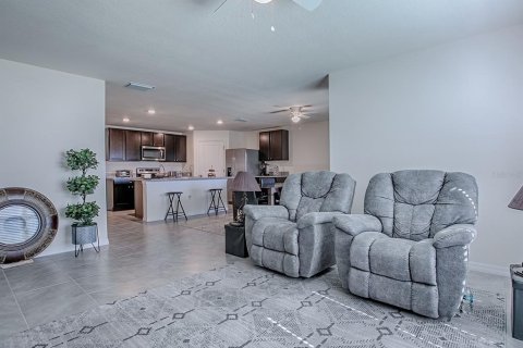 Casa en venta en Wildwood, Florida, 4 dormitorios, 168.71 m2 № 1907679 - foto 5
