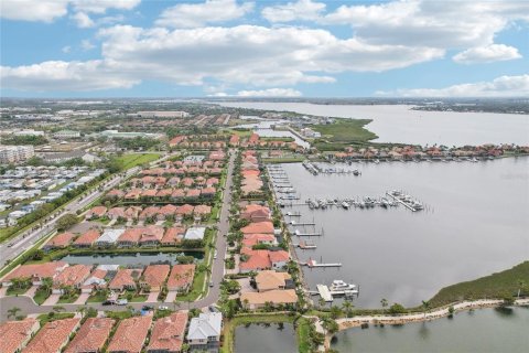 Villa ou maison à vendre à Palmetto, Floride: 4 chambres, 443.61 m2 № 1591367 - photo 19
