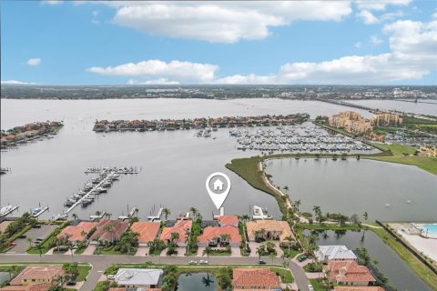 Villa ou maison à vendre à Palmetto, Floride: 4 chambres, 443.61 m2 № 1591367 - photo 16