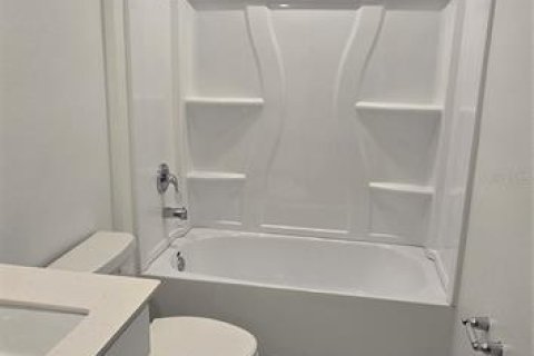 Villa ou maison à louer à Eustis, Floride: 4 chambres, 174.1 m2 № 2433533 - photo 17