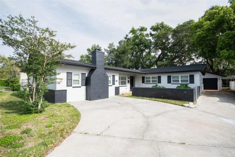 Casa en alquiler en Winter Park, Florida, 3 dormitorios, 195.28 m2 № 1797955 - foto 1